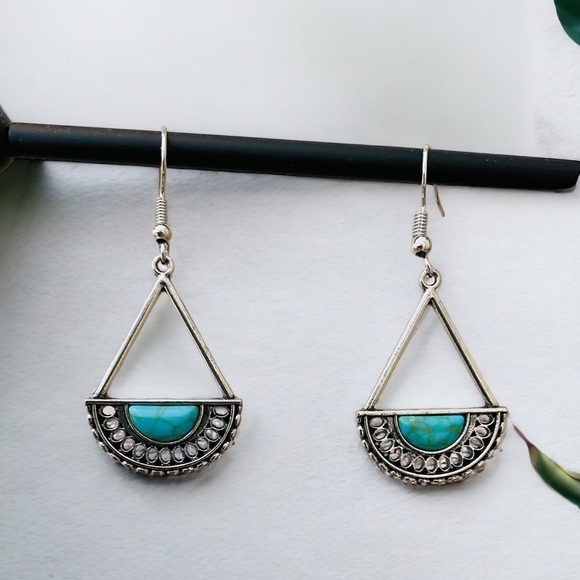 New Vintage Native American Silver Tone Faux Turquoise Dangle Drop Earrings - Picture 1 of 8